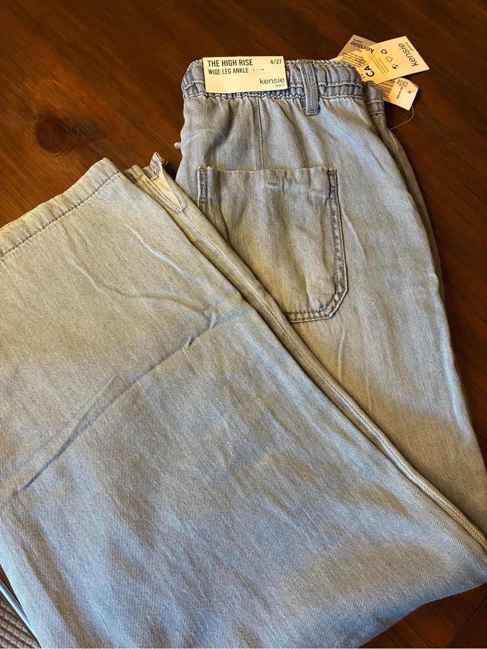 Kensie Women’s Light Blue wide leg Jeans